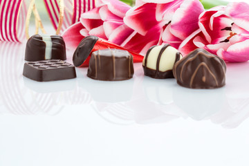 Pralinen mit Tulpen für eine Feier, Karte oder Geburtstag