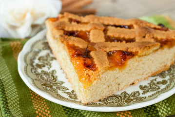 Crostata con marmellata all'albicocca