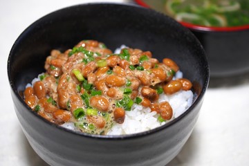 納豆ご飯とみそ汁