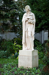 Statue de Voltaire