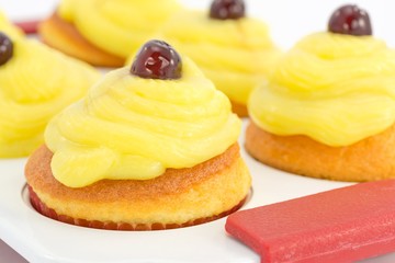 muffin con crema e amarena
