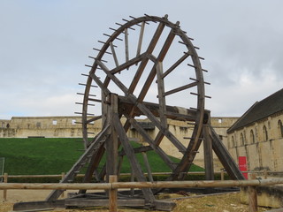 Calvados - Caen - Enceinte du Chateau - Treuil de carriers