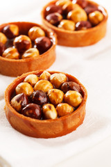 Nut tarts with caramel
