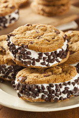Chocolate Chip Cookie Ice Cream Sandiwch