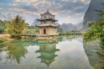 Poster The wrenching  tower in guangxi, China. © xiaoliangge