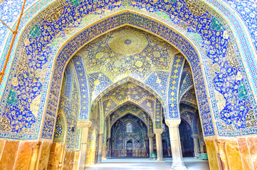 Imam Mosque viewed from entrance in Isfahan, Iran - obrazy, fototapety, plakaty