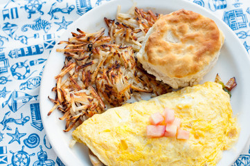 egg omelet with hash brown and bread