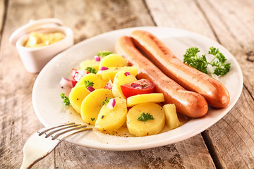 Wiener sausages with baby potatoes