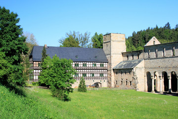 Fototapeta na wymiar Kloster Paulinzella mit Jagdschloss
