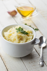 Mashed potatoes in bowl