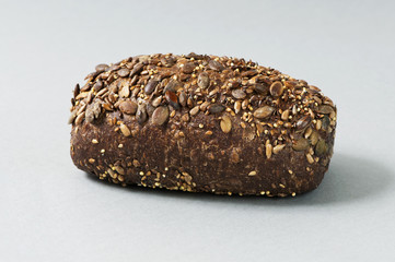 Pain de seigle aux céréales