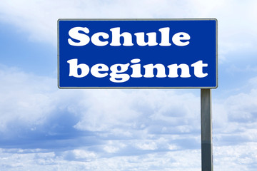 Obraz premium Highway road sign school begins