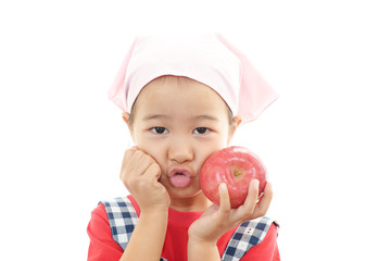 林檎を持つ女の子