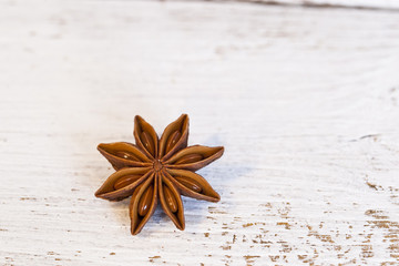 Weihnachtsdekoration Anisstern