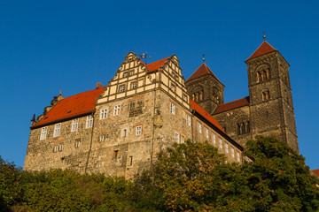 Fototapeta na wymiar Blick auf die Stiftskirche Quedlinburg