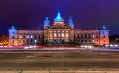 Naklejka premium Bundesverwaltungsgericht bei Nacht