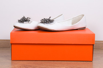 leather female summer shoes and box