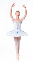 Fototapeta na wymiar Beautiful ballerina