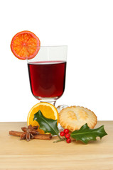 Mulled wine and mince pie