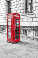 Angielska skrzynka telefoniczna w Londynie - 58585015