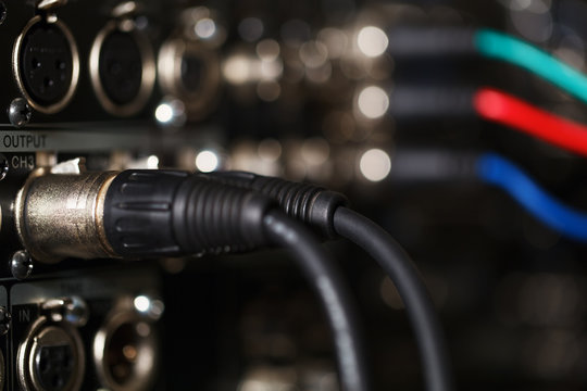 Audio XLR cables in the pro recorder.
