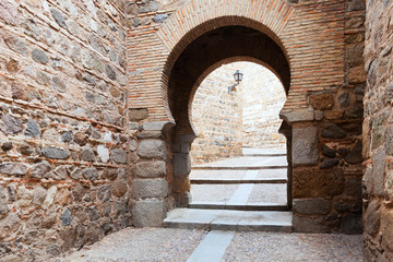 Fototapeta na wymiar The gate in the walls. Toledo, Spain