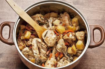 Fototapeta premium Roasted chicken with potatoes and carrots
