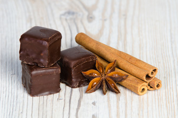 Dominosteine und Zimt