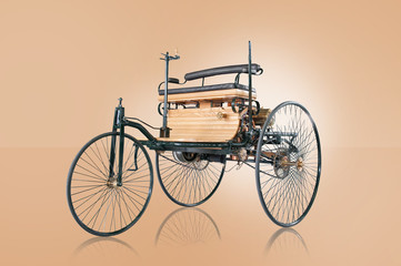 Oldtimer erstes Auto der Welt Carl Benz