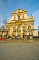 Obraz premium Statues of the 12 Apostles at the front of the Church of Sts. Pe
