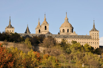 Fototapeta na wymiar Królewski Klasztor San Lorenzo de El Escorial, Madryt