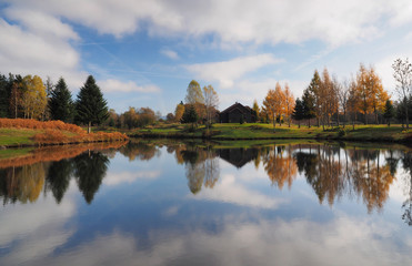 reflets d'automne sur l'étang