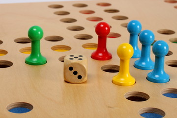 Spielbrett, Spielszene Mensch &auml;rgere dich nicht