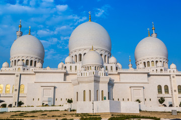 Fototapeta na wymiar Sheikh Zayed Wielki Meczet w Abu Dhabi, stolicy jednostki