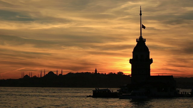 time lapse Maiden Tower at sunset time