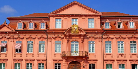 Fototapeta na wymiar Ehemaliger Königshof (erbaut 1714-1717) in OFFENBURG
