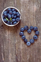 bowl of blueberries