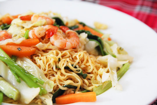 Noodles with shrimps