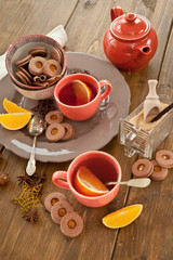 Teezeit mit Plaetzchen