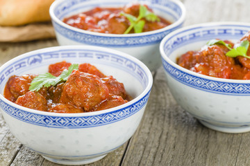 Xiu Mai - Vietnamese spicy pork meatballs in tomato sauce