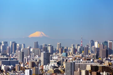 Deurstickers 東京都市風景　朝日で赤く染まる富士山と東京都心の街並 © oka