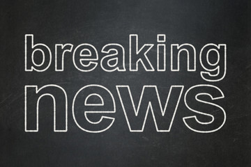 Obraz premium News concept: Breaking News on chalkboard background