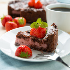 Zupfkuchen-Variation mit Erdbeer-Sojajoghurt-Füllung