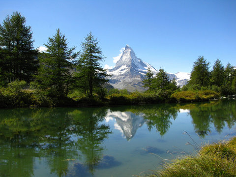 Matterhorn lake view, Switzerland © catalinlazar