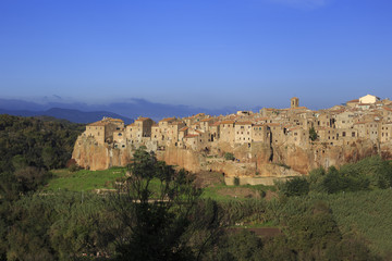 Fototapeta na wymiar Wioska Pitigliano w Toskanii