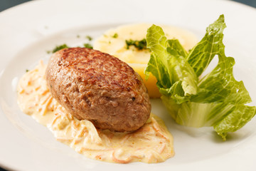 cutlet with mashed potatoes