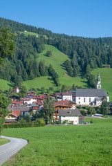 Fototapeta na wymiar Urlaubsort Oberau in der Wildschönau