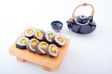 太巻きと日本酒