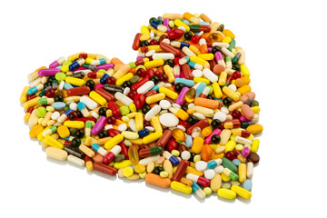 Bunte Tabletten in Herzform
