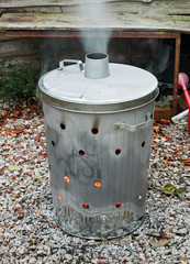 Garden waste incinerator bin